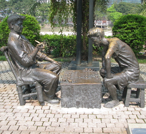 武威鑄銅人物雕塑下棋的人