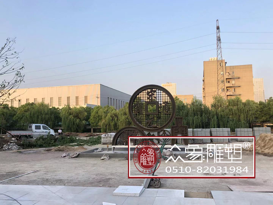 雕塑藝術如何傳達情感和思想？