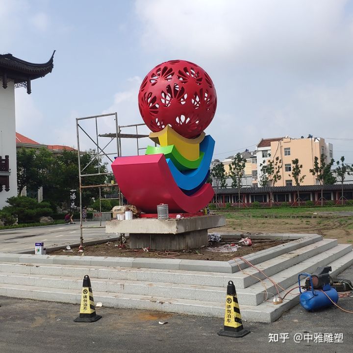 潮濕環境對玻璃鋼雕塑有什么影響？